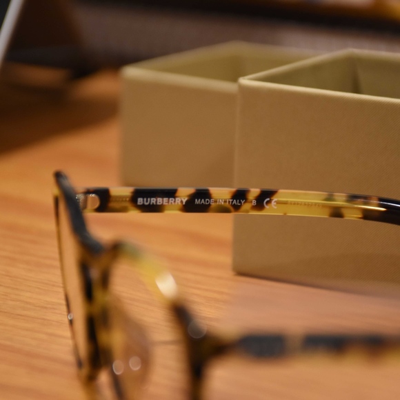 Burberry Glasses - Picture 4 of 6
